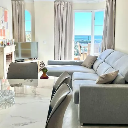 Panoramic Views 2 Bed Lejlighed