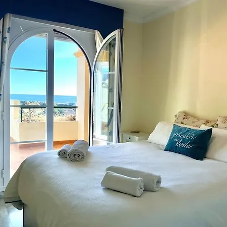 Panoramic Views 2 Bed Apartment